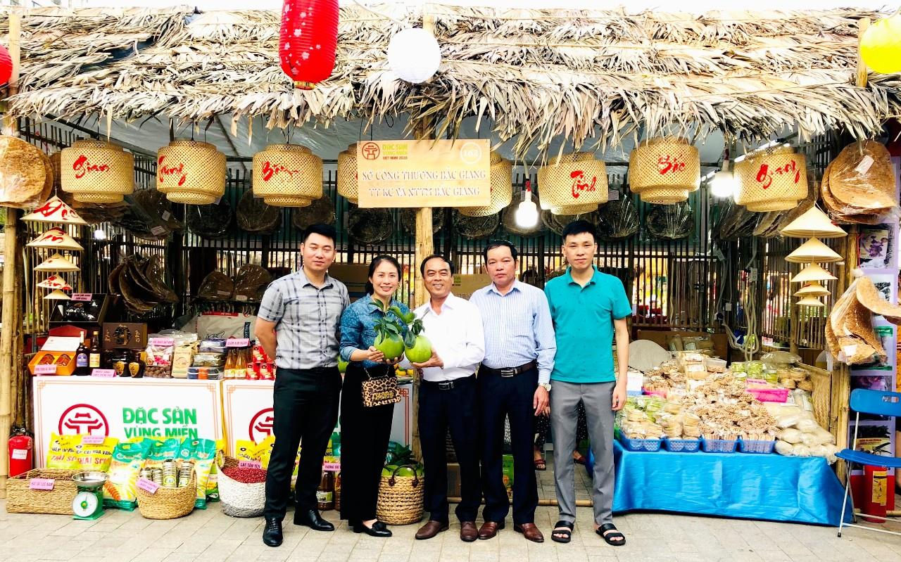 Bắc Giang chuẩn bị gian hàng công phu tham dự Hội chợ đặc sản vùng miền năm 2020