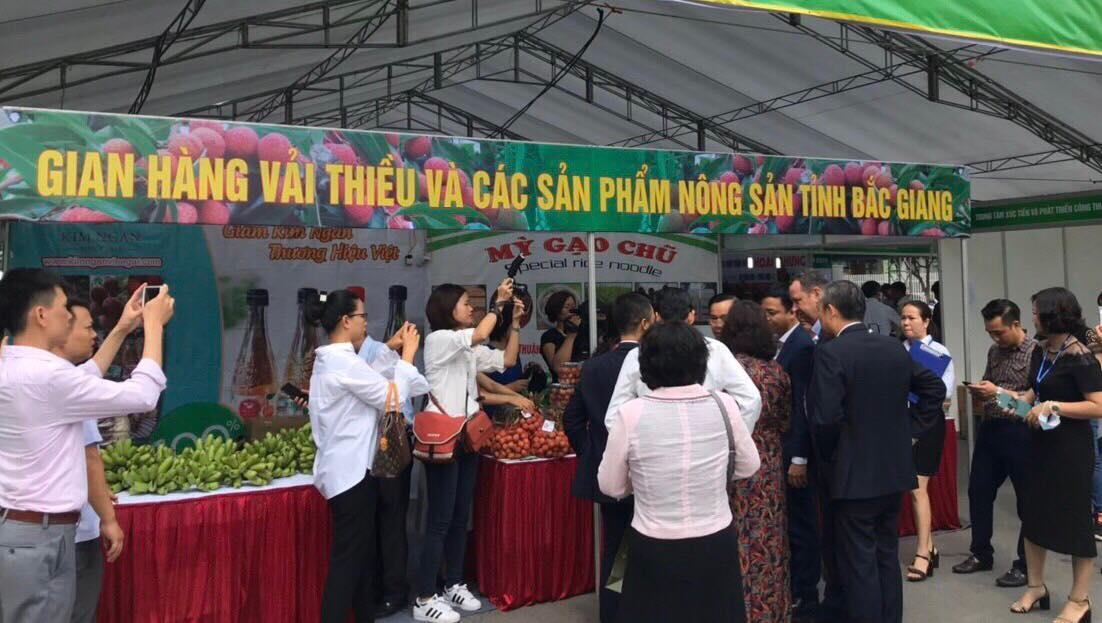 Tuần lễ vải thiều Bắc Giang năm 2020 tại Hà Nội