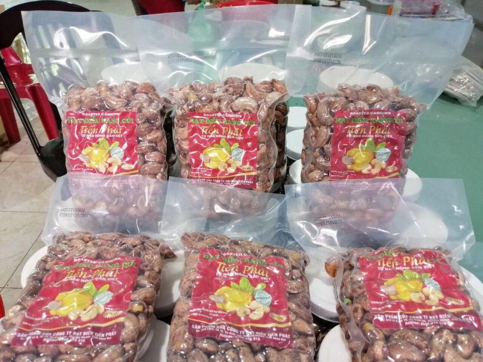Hỗ trợ kết nối, tiêu thụ sản phẩm hạt điều, đậu phộng tẩm gia vị của cơ sở Tiến Phát Long Khánh, thành phố Long Khánh, tỉnh Đồng Nai