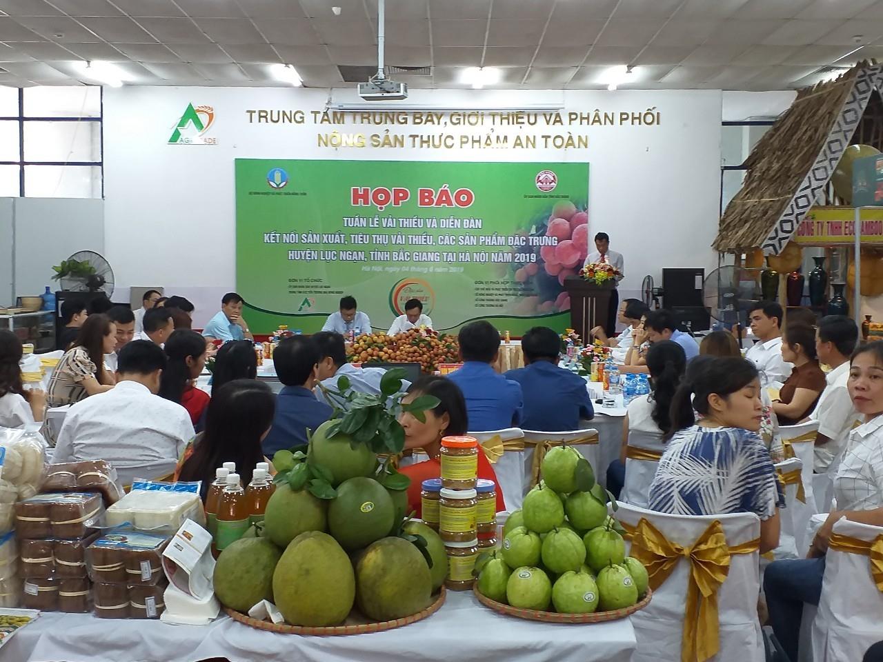 HỌP BÁO GIỚI THIỆU KẾ HOẠCH TỔ CHỨC  “TUẦN LỄ VẢI THIỀU VÀ DIỄN ĐÀN KẾT NỐI SẢN XUẤT, TIÊU THỤ VẢI THIỀU, CÁC SẢN PHẨM ĐẶC TRƯNG HUYỆN LỤC NGẠN, TỈNH BẮC GIANG TẠI HÀ NỘI NĂM 2019”