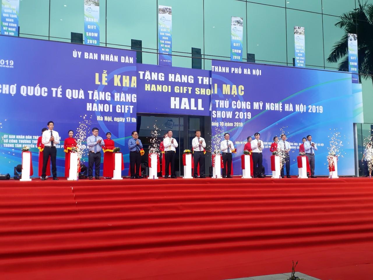 Khai mạc Hội chợ quà tặng thủ công mỹ nghệ Hà Nội năm 2019